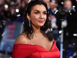 E anche se non mi hai detto mai amore aspetta tutto quello che resta quando penso a te è. Sanremo 2020 Musica E Il Resto Scompare Di Elettra Lamborghini Il Testo