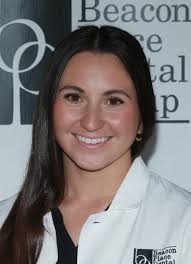 Eleni Papadopoulos's Instagram, Twitter & Facebook