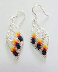 Three Feather Beaded Earrings Etsy Beaded Jewlery Handmade Earrings Beaded Bead Weaving Patterns