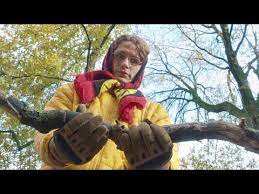 Et maintenant je prends super soin de mon bout de bois je l'amène en ville, on fait des activités c'est un bon vieux pépère et je le montre à tout le monde et on me dit qu'il est très beau c'est un sacré bout de bois (×11). Pin Op Decoration Mariage