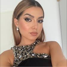 Sara Cora Make-up Artist