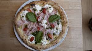 Hecho a mano y al momento, tenemos una pasión por la pizza. La Piola Pizza Saint Josse Ten Noode Sabato
