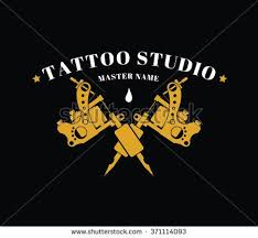 Black And Gold Tattoo Machine Design Of A Logo With Gold Tattoos Machines On A Black Background For A Tattoo Of Salon Studio Or The Artist Vector Illustration Ideias De Tatuagens Tatoo