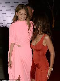 Pin By Jacques Petite On Pin Anything As Many As You Can Cool Street Fashion Emily Ratajkowski Style Gigi Hadid Beauty
