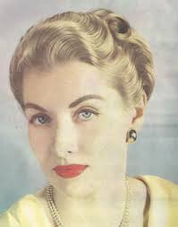 Now see the lavishly illustrated concise history of 1940s womens these hairstyles are becoming popular again thanks to the growing vintage fashion and hairstyle enthusiasts like lisa freemont.she really is amazing. Five Precautions You Must Take Before Attending 1940s Short Hairstyles 1940s Short Hairstyles The World Tree Top