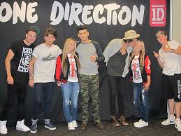 A social gathering primarily for purposes of networking. 10 1d Meet And Greet 3 Ideas One Direction One Direction Pictures Harry Styles