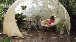 Mit Dem Sommer Iglu Eine Gunstige Alternative Zum Wintergarten Schaffen Garten Iglu Hintergarten Wintergarten