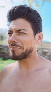 🎂 Rayane Bensetti a 32 ans… et il a du mal à s’en remettre 😅, Ce mercredi  9 avril, @rayanebensetti souffle ses 32 bougies… mais visiblement, le cap  est difficile à encaisser. Dans une vidéo hilarante ...