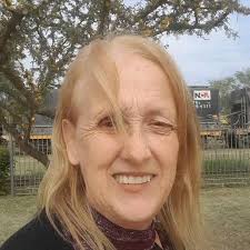 ✨ Cerramiento de galería ✨ Puerta Ventana 3 hojas, Paño fijo y puerta de  abrir Transformamos este espacio en un lugar único, cómodo y luminoso 🙌 ✓  Perfilería de aluminio ✓ Vidrios