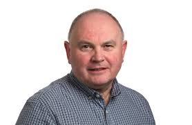 Day 2 of Healthy Eating Week 🍓 Pupils from Gaelscoil Ruairí enjoyed a  smoothie demo with Agri Aware's Education Officer Fiona Treacy, learning  how to make healthy eating fun 🥤 Olympic Rugby