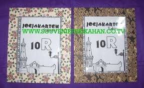 Souvenir Pernikahan Frame Foto Ukuran 10r Dengan Motif Khas Jogjakarta Souvenir Frame Souvenir Pernikahan Pernikahan Bingkai Foto