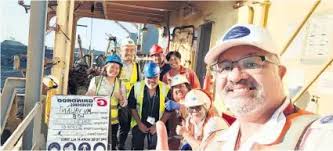 Philippine delegation visits seafarers mission