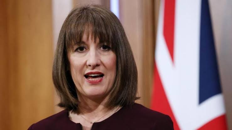 More than 75% of pensioners to get winter fuel payment as Reeves confirms  major U-turn - BBC News