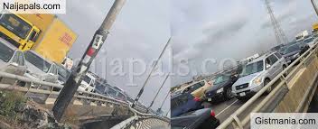 The incident which occurred thursday afternoon caused traffic hitch as the blaze engulfed many other vehicles. Many Commuters Injured In Fuel Tanker Accident On Otedola Bridge In Lagos Gistmania