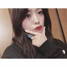 工藤 美桜 on instagram 今日のみお 前髪はセンター分け ちょっぴり大人なメイクしました 指は里芋むいてるときに 切ってしまいました 美 美桜 工藤