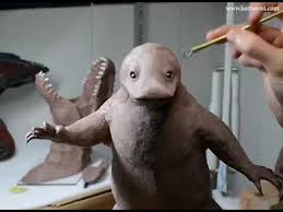 Mengurangi bagian bahan yang tidak dipakai sedikit demi sedikit menggunakan alat sejenis pisau berukuran kecil. Membuat Patung Dengan Teknik Butsir Berbahan Polimer 2 Youtube