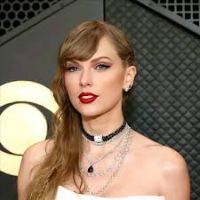 Taylor Swift at the 66th Annual Grammy Awards Red Carpet