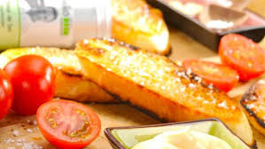 Für etwa 150 milliliter aioli brauchst du : Januar Rezept Mallorquinisches Tomatenbrot Mit Ajoli