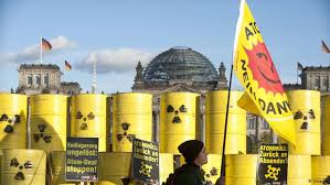 Por no decir que el volumen de residuos por mwh generado por nuclear vs el generado por una planta solar no. Adios A La Energia Nuclear Tras Fukushima Un Consenso Historico En Alemania El Mundo Dw 10 03 2021
