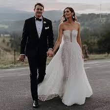 Bridal Designer Profile Danjoneslabel In 2014 Dan Jones Introduced A Line Of Sophisticated Mi Wedding Dress Finder Wedding Dresses Bridal Gowns