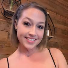 Lindsey Lopez updated her profile picture.