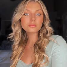 Bella Duran (@belladxo9)