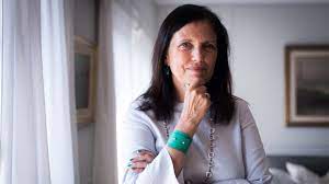 Libros y casas es un programa de la dirección nacional de formación cultural que tiene por objetivos democratizar el acceso al libro y fomentar la lectura a través de la formación de mediadores, agentes y nuevos lectores. Claudia Pineiro Las Sociedades Son Habiles Para Sacarse Responsabilidades De Encima