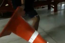Somkiat pongpaiboon was a professor at nakhon ratchasima rajabhat university, nakhon somkiat is an advocate for the poor and a major critic on prime minister thaksin shinawatra. Gangs Brawl At Another Hospital
