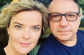 Jest absolwentem technikum ekonomicznego i szkoły muzycznej, w 1985 roku ukończył wydział aktorski pwsfit w. Monika Zamachowska Podsumowala 8 Lat Ze Zbigniewem Bywa Tak Smutno Ze Nie Chce Sie Nic Ale Sa Tez I Dobre Chwile