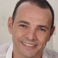 Leonardo Madueno's Instagram, Twitter & Facebook