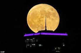 The full moon has been shrouded in folklore and mystique for millennia, inspiring everything from religious festivals to horror films and outlandish doomsday conspiracy theories. Ka F F5wlkyelm