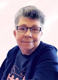 Della Welch's Instagram, Twitter & Facebook