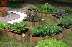 Bahcedeki Sebzeler Icin Harika Fikirler Bahce Yatagi Sebze Bahcesi Tasarimi Bahce