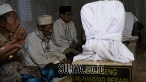 Disebutkan dalam hadits rasulullah saw sebagaimana yang diriwayatkan oleh imam muslim dari. Ziarah Kubur Sebelum Puasa Ramadhan Berikut Hukumnya Menurut Hadits Surya
