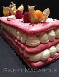 La Buche Facon Macarons Rose Litchis Et Framboises Saveurs Macaron Recette Macaron Macaron