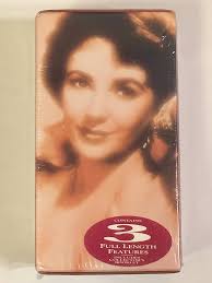 Amazon.com: Elizabeth Taylor Gift Set [VHS] : Elizabeth Taylor: 電影和電視
