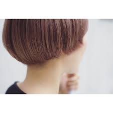 えくぼが可愛い美容学生のお客様 before after 前回のpost参照 今回はやや温かみをプラスしたベージュに ずっと伸ばしてきたサイドをばっさり切ってマッシュに サイドとバックはツーブロックで刈り上がってます wカラー ピ ショートボブ