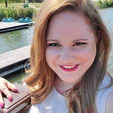Combining antioxidants, peptides, vitamins and advanced makeup. Sarah Fischer Author Of First Semester
