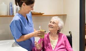 Mit der häuslichen krankenpflege als palliativversorgung sollen menschen in der letzten lebensphase die möglichkeit haben, adäquat zu hause die häusliche krankenpflege (ohne pflegegrad bzw. Der Richtige Pflegedienst Fur Die Pflege Zu Hause