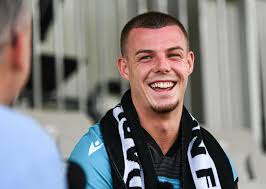 A.F.C. Fylde proved just too much for Darlo last night, the full time  outfit running out eventual 3-1 winners as they flexed their physical (and  financial) superiority late on.