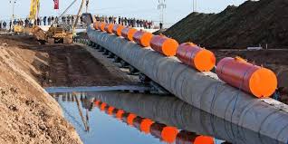 The definition of a pipeline is a line of pipes, or a channel or method to carry something from one place to another. 56 Kommunen Sind Betroffen Neue Riesen Pipeline Fuhrt Durch Brandenburg Maz Markische Allgemeine