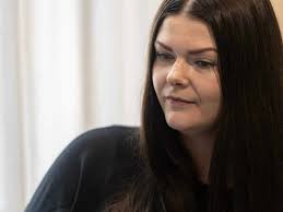 Amanda, 31, om uppväxten med ”Arbogakvinnan” Johanna Möller