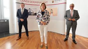 Select from premium malu dreyer of the highest quality. Increase The Pressure On Perpetrators Malu Dreyer At The Child Molester Hunters Regional Time News Time News