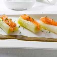 Calorias del salmon ahumado bekia fit. Puerros Al Vapor Con Salmon Ahumado Noruego En 2020 Salmon Ahumado Recetas Con Salmon Ahumado Ensalada De Tomate Y Aguacate