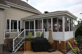 Veranda Avec Muret De Pvc Veranda Maisons Exterieures Veranda 4 Saisons