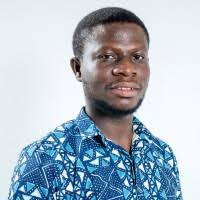 1800+ perfiles de «Essuman»