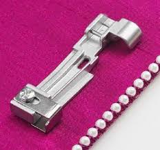 Calcador Overlock Com Sistema De Corte Singer Loja Singer Porto Calcadores Maquinas Corta E Cose Calcadores Acessorios Para Maquinas De Costura Acessorios De Costura
