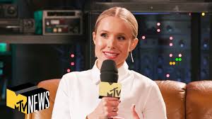 Public appearancesphotos of kristen attending various events such as award shows, movie premieres, televised events, opening nights, film festivals movie projectsproduction stills, posters and screencaptures of kristen in movies like forgetting sarah marshall, burlesque , you again & other. Kristen Bell Talks Participating In Veronica Mars Gossip Girl Revivals Mtv News Youtube