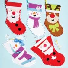 Heureusement, il existe des activités manuelles pour noël pour toute la famille qui raviront petits et grands pour un noël magique. Achetez Du Materiel Pour Votre Bricolage De Noel Avec Les Enfants Des Idees Pour Preparer Noel Et Fabriquer Chaussette Noel Bricolage Noel Deco Noel Feutrine