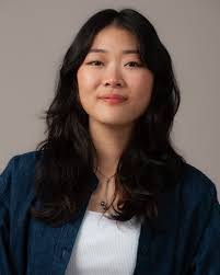 Isabel Moon's Instagram, Twitter & Facebook